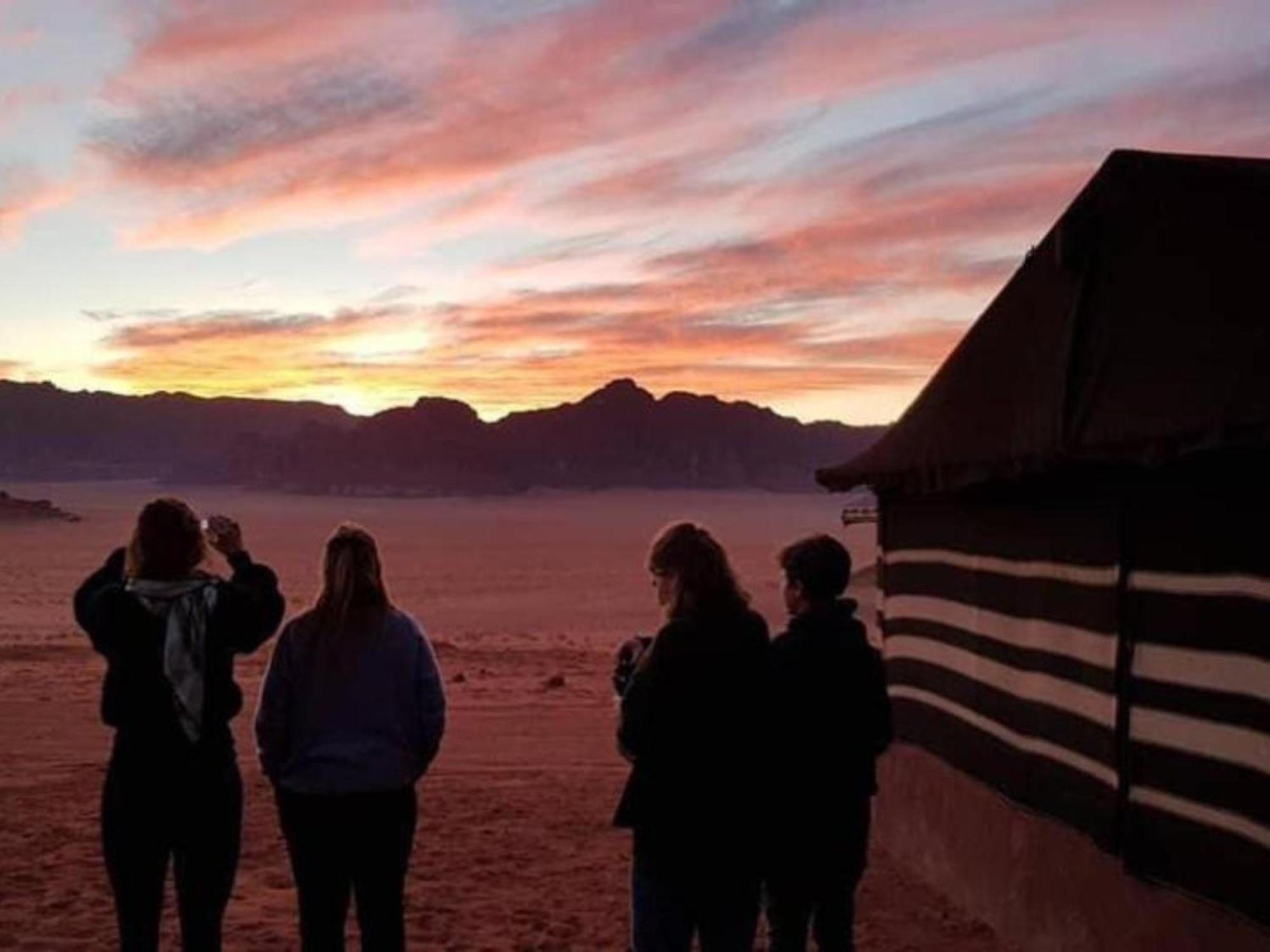 Wadi Rum Desert Adventures Екстер'єр фото