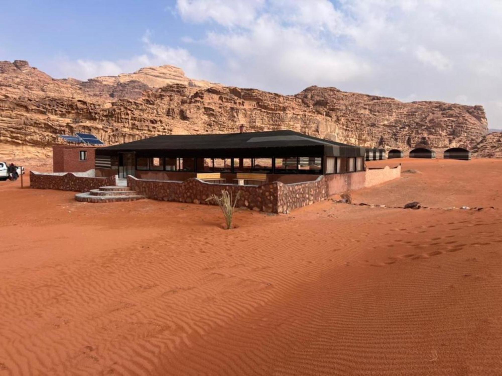 Wadi Rum Desert Adventures Екстер'єр фото