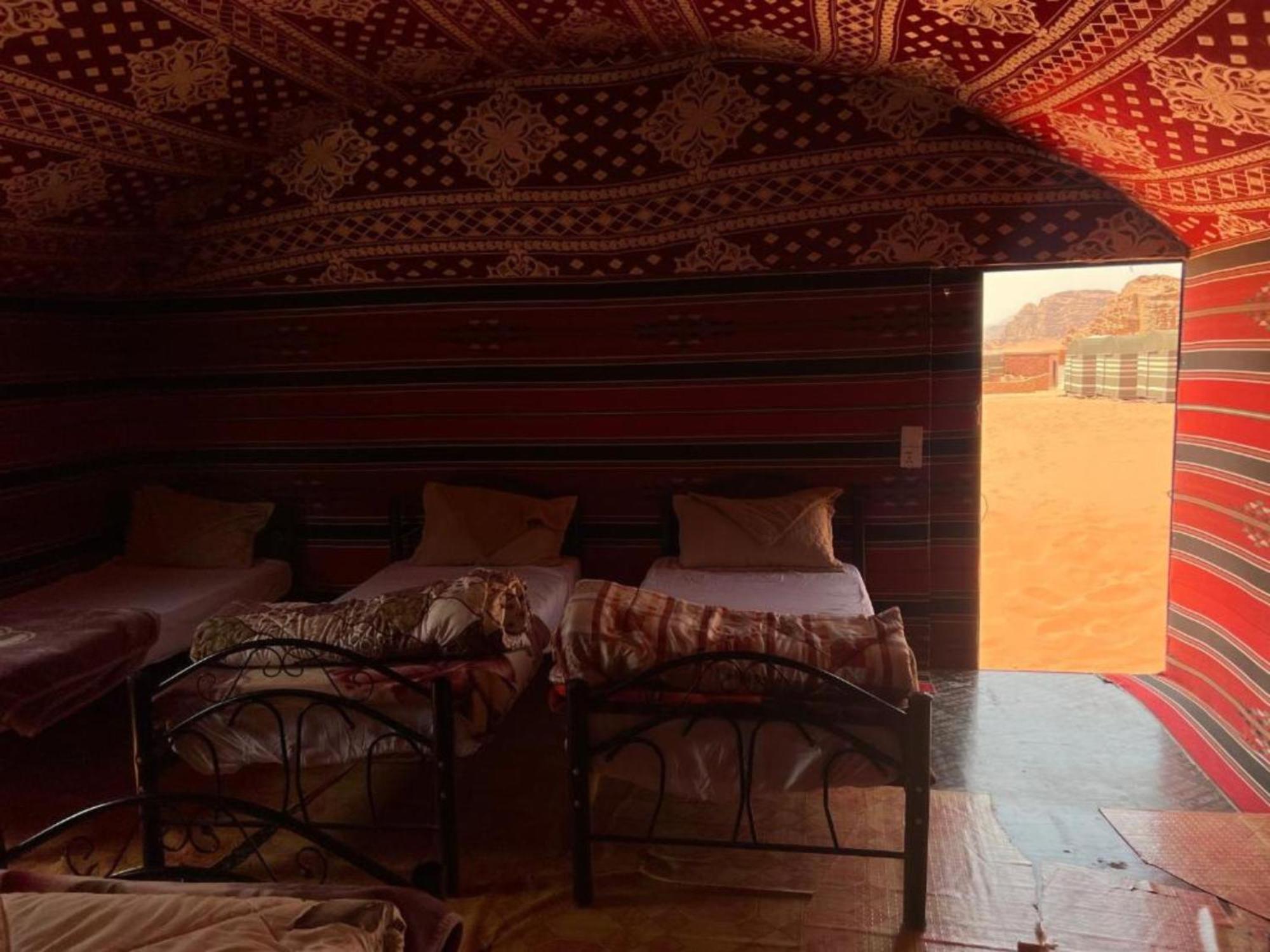 Wadi Rum Desert Adventures Екстер'єр фото